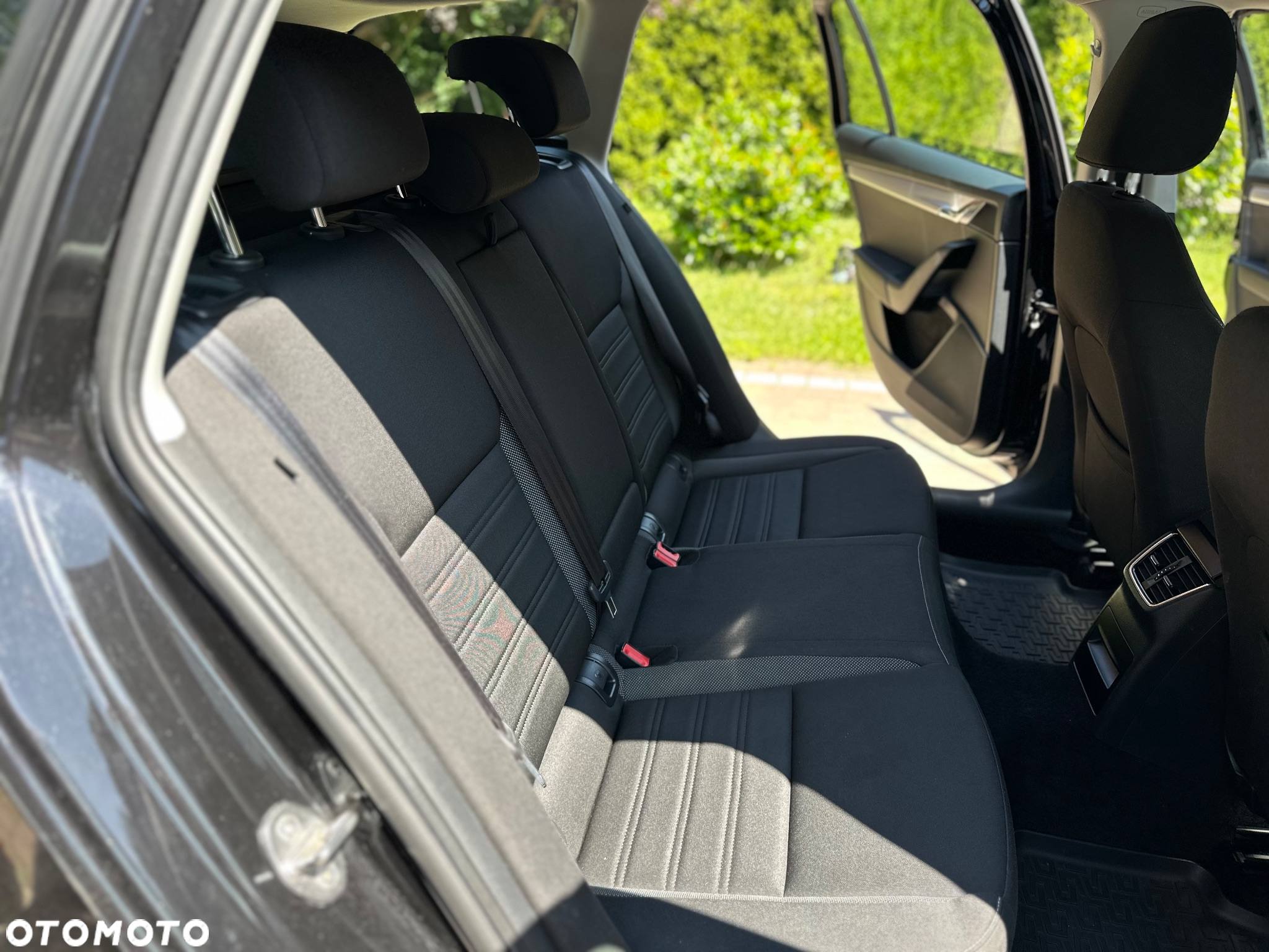 Skoda Octavia 2.0 TDI Style DSG - 32