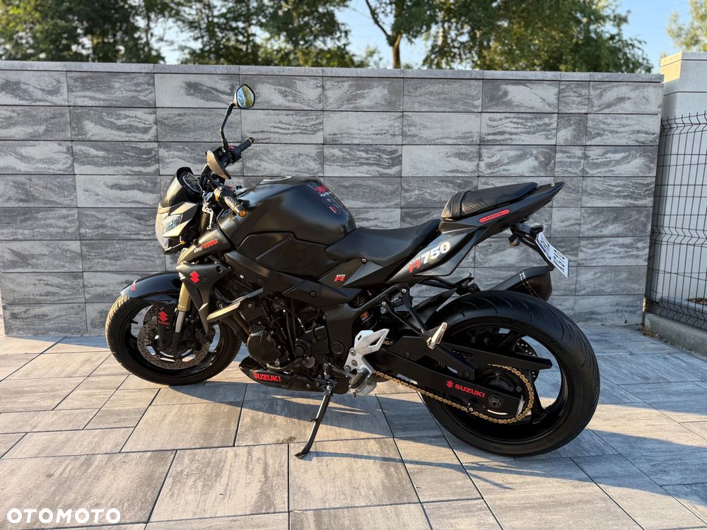 Suzuki GSR - 5