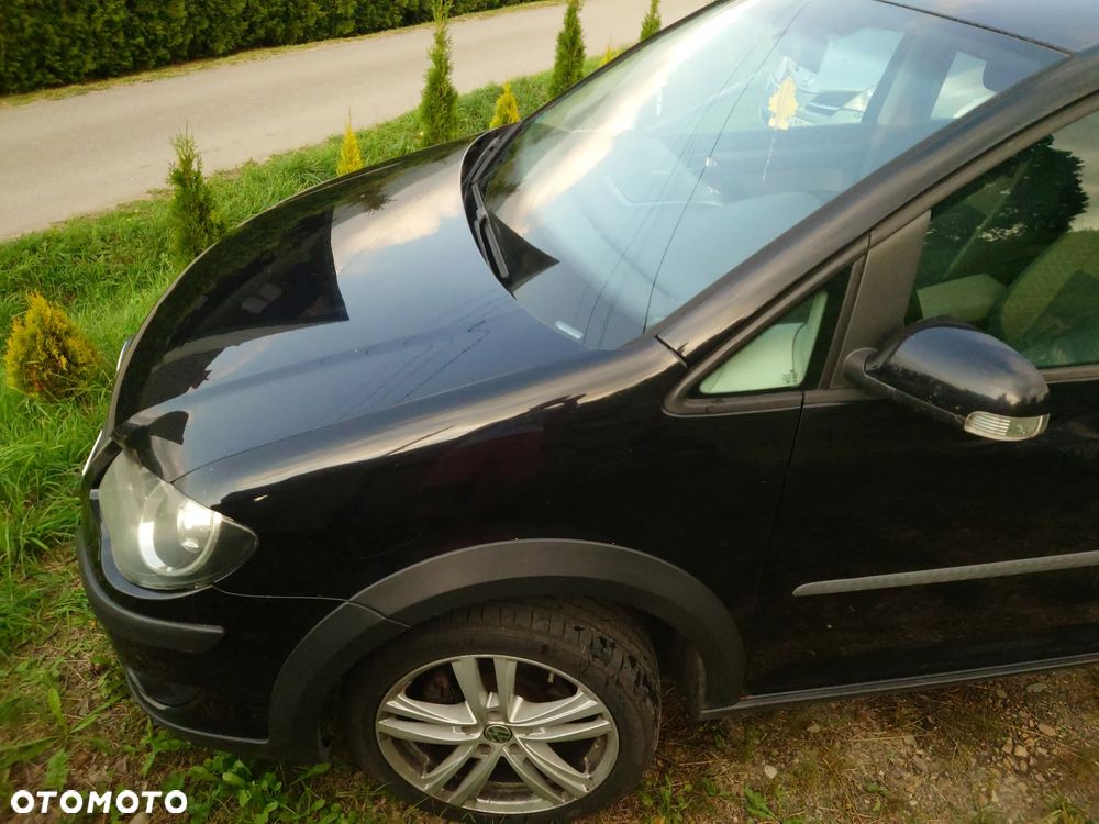 Volkswagen Touran 1.9 TDI DPF Cross DSG - 2