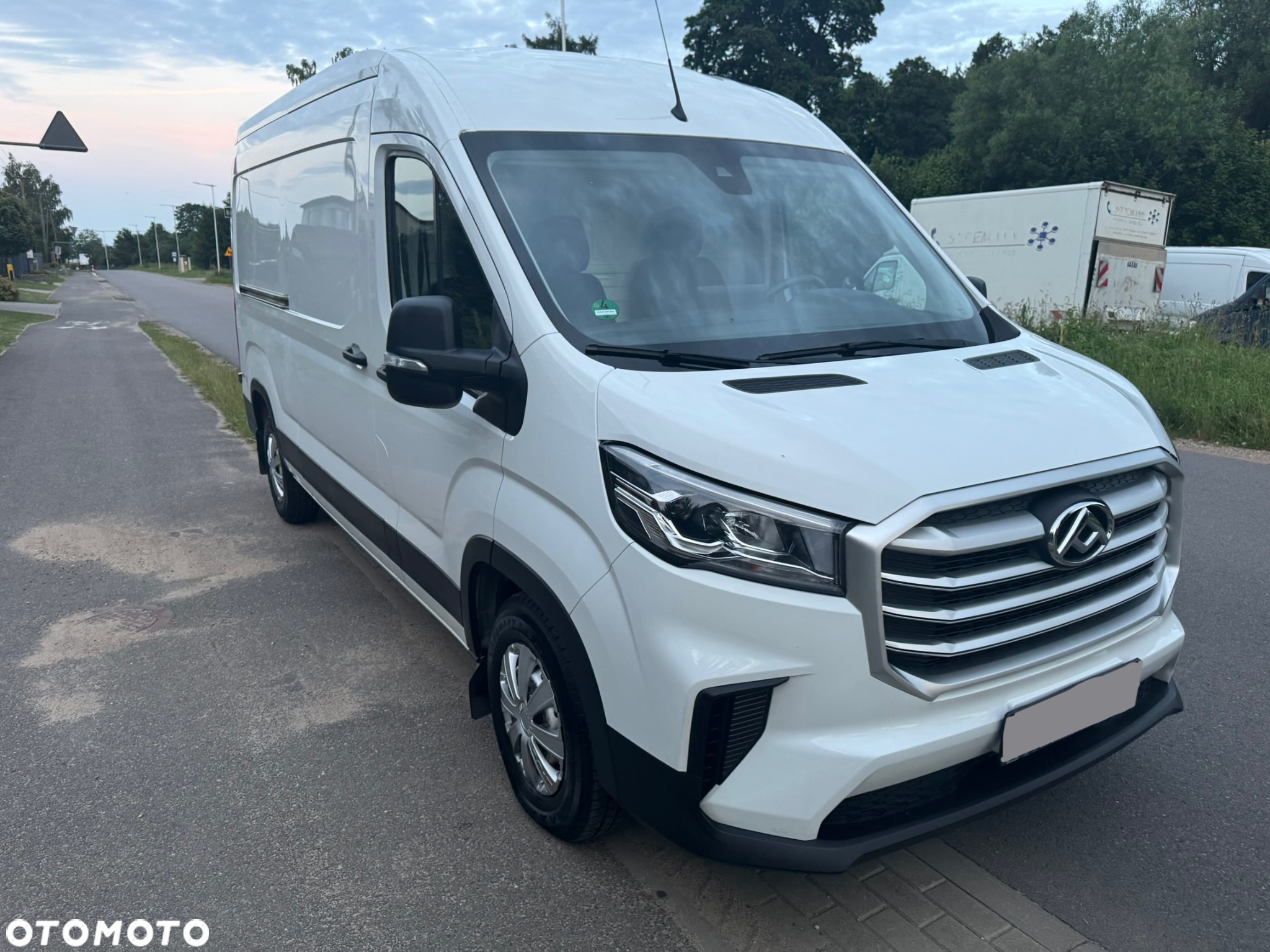 Maxus Deliver 9 - 18