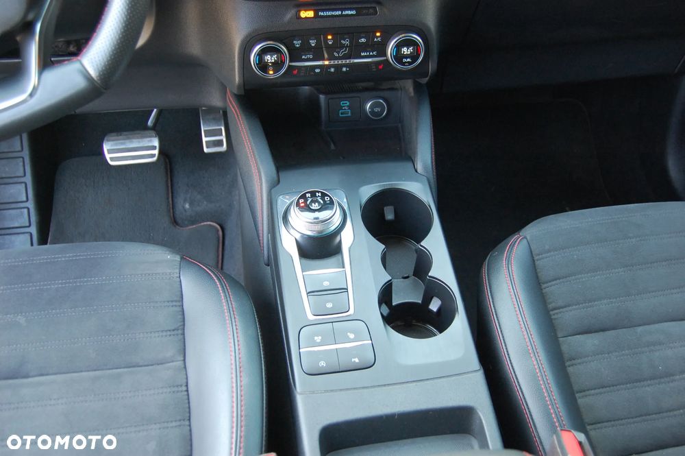 Ford Kuga 2.0 EcoBlue 4x4 ST-LINE X - 28