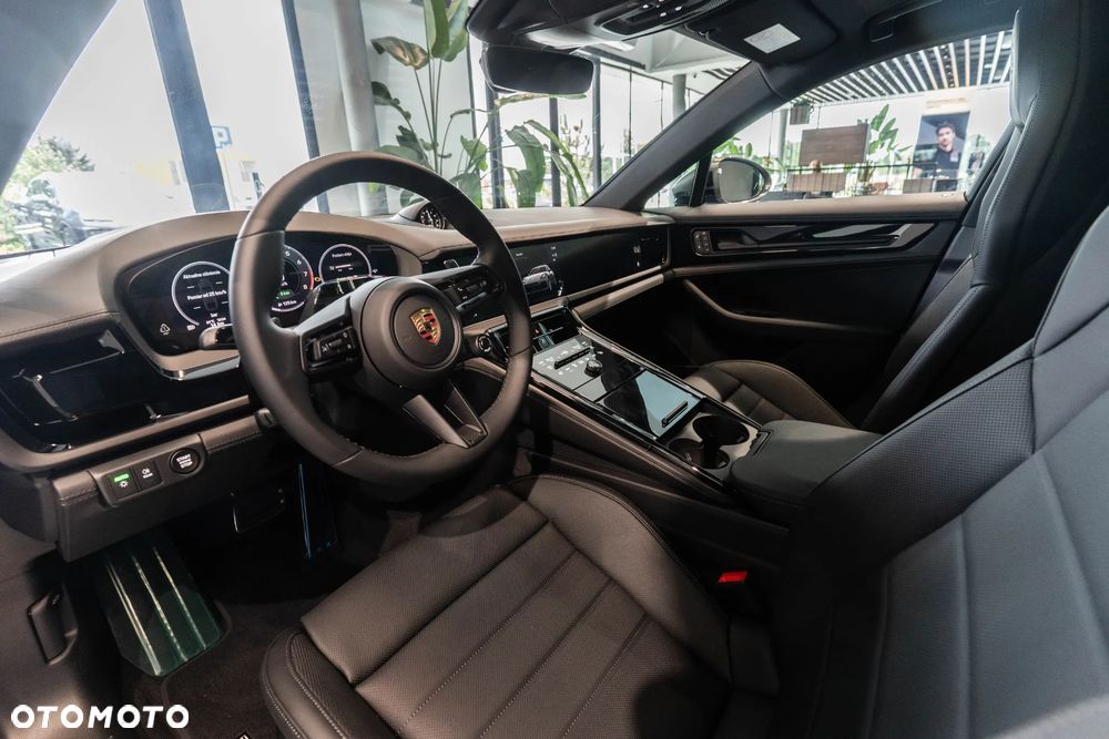 Porsche Panamera 4 E-Hybrid PHEV - 9