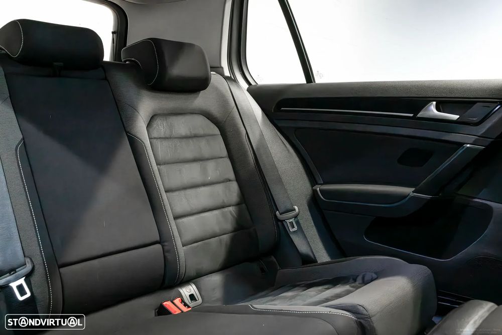 VW Golf 2.0 BlueTDI DSG Highline - 20
