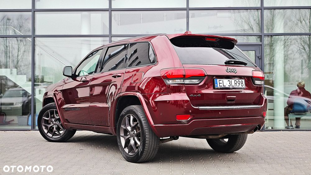 Jeep Grand Cherokee - 12