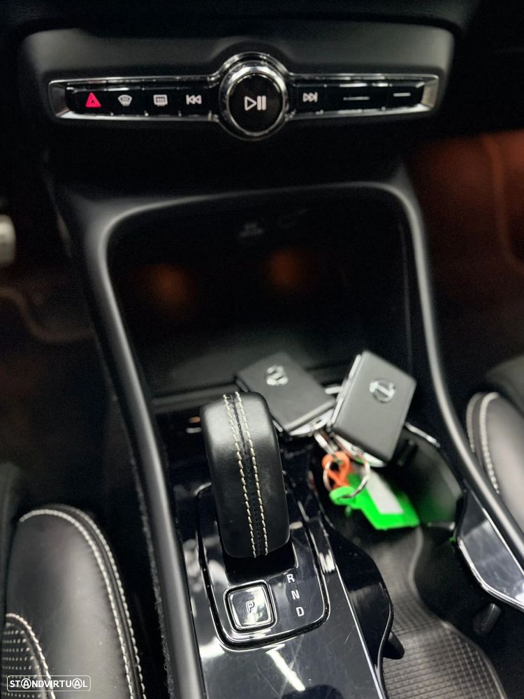 Volvo XC 40 P8 AWD Recharge RDesign - 17