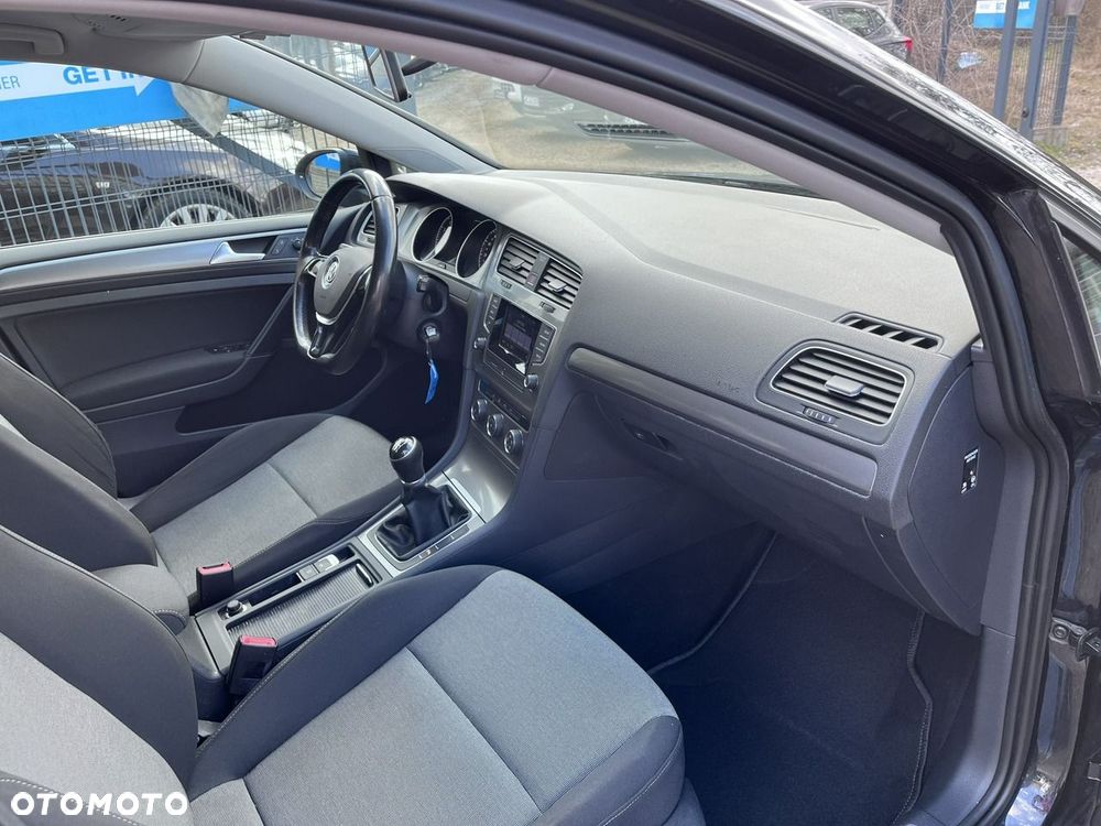 Volkswagen Golf - 21