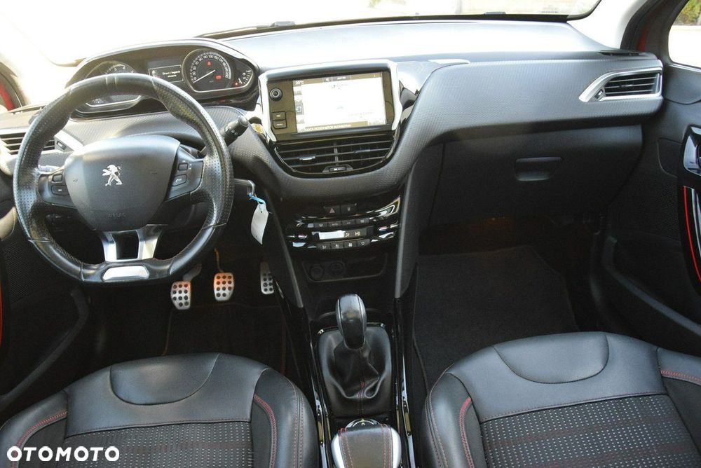 Peugeot 2008 1.2 Pure Tech Allure S&S - 26