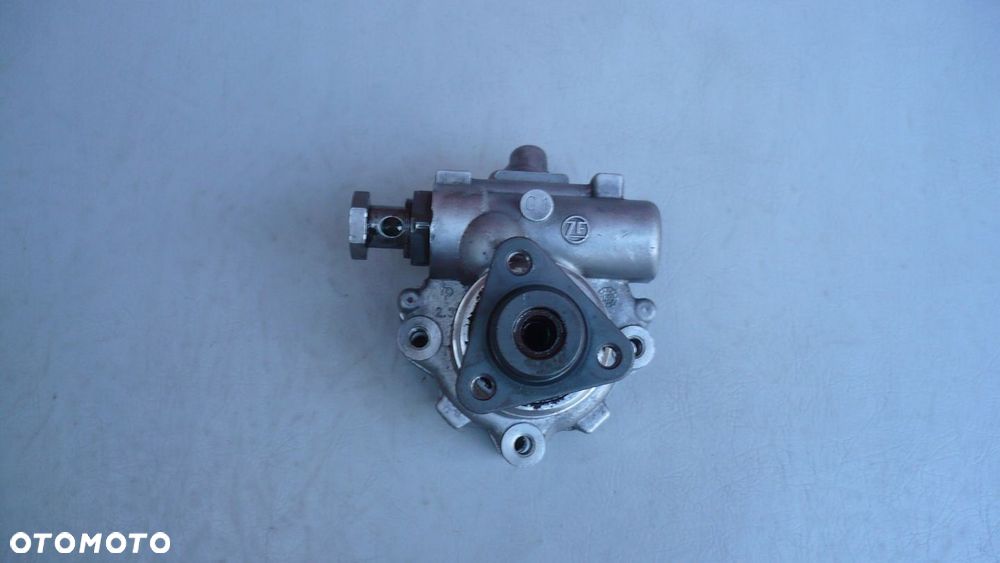 Pompa wspomagania Audi A4 B6 B7 Audi A6 C6 2,5 3,0 TDI - 4