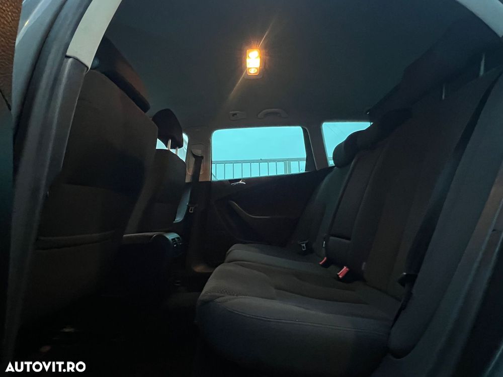 Volkswagen Passat 2.0 TDI DPF Comfortline - 13