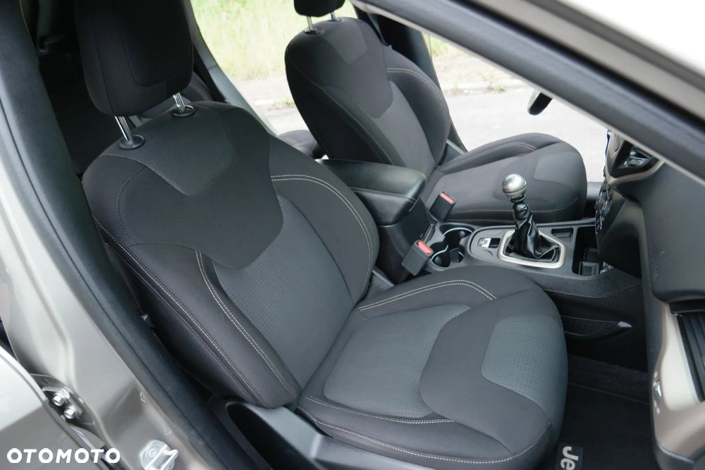 Jeep Cherokee 2.0 MJD 4x2 Longitude EU6 - 25