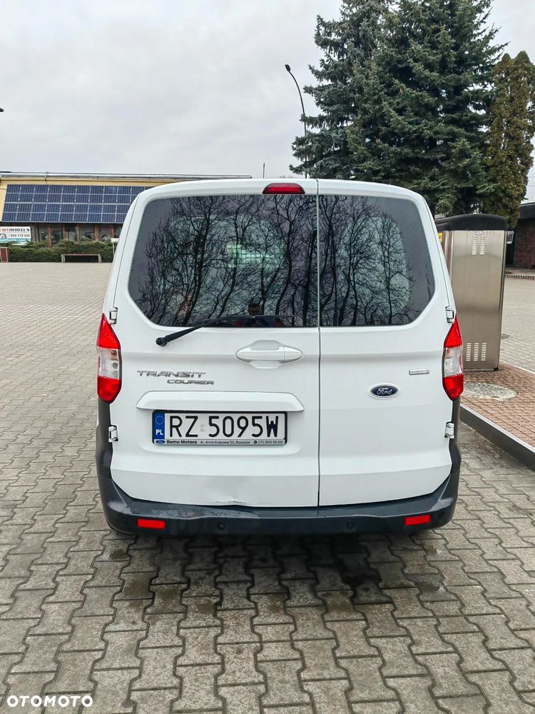 Ford Transit Courier - 4