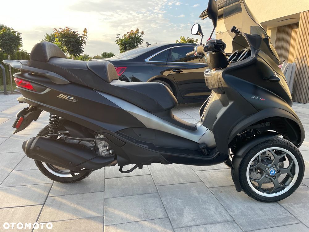 Piaggio MP-3 - 5