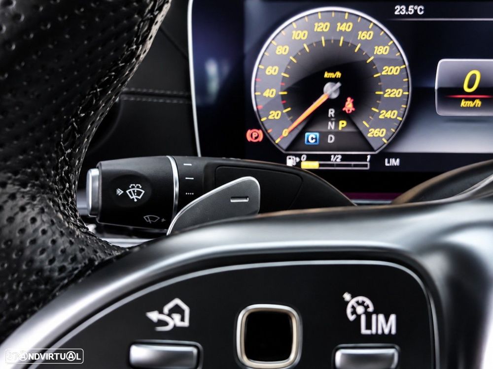 Mercedes-Benz E 220 d AMG Line Aut. — fotografia 28