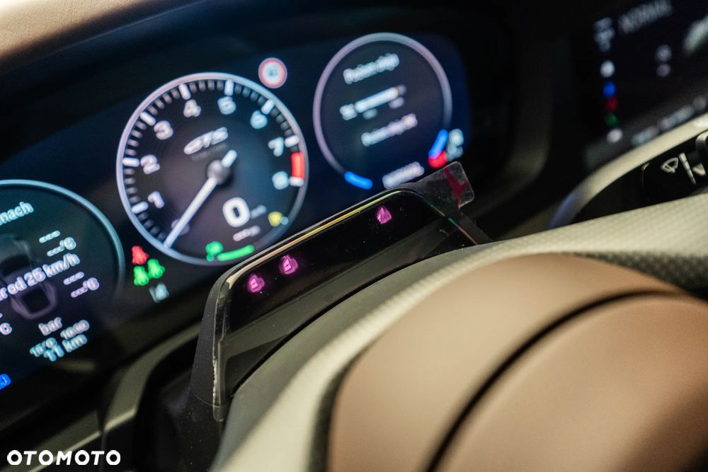 Porsche 911 Carrera T-Hybrid 4 GTS - 25