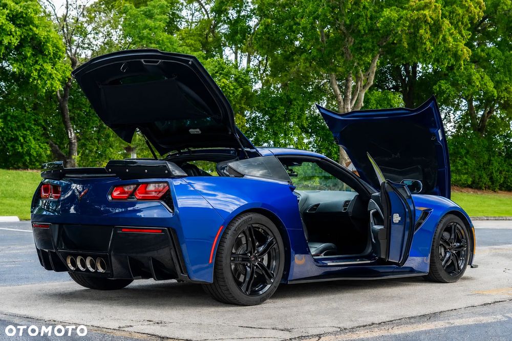 Chevrolet Corvette - 9