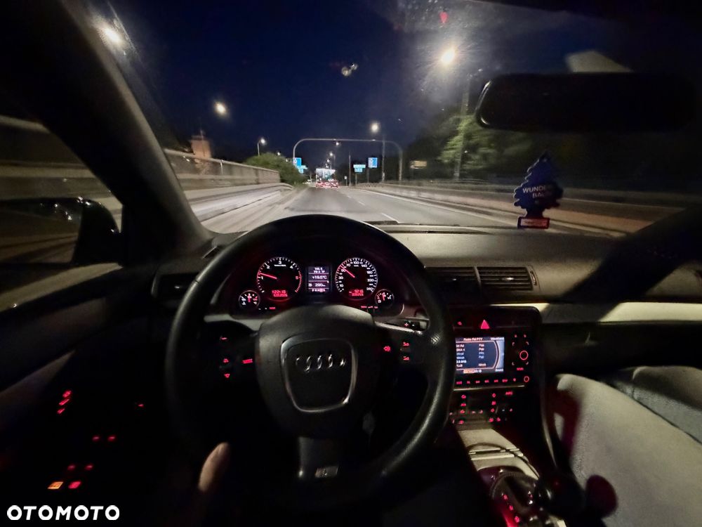 Audi A4 Avant 2.0 TDI DPF multitronic - 25
