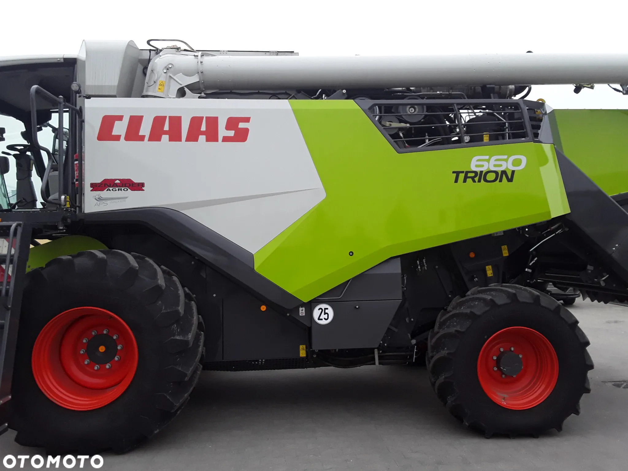 Claas TRION 660 - 5