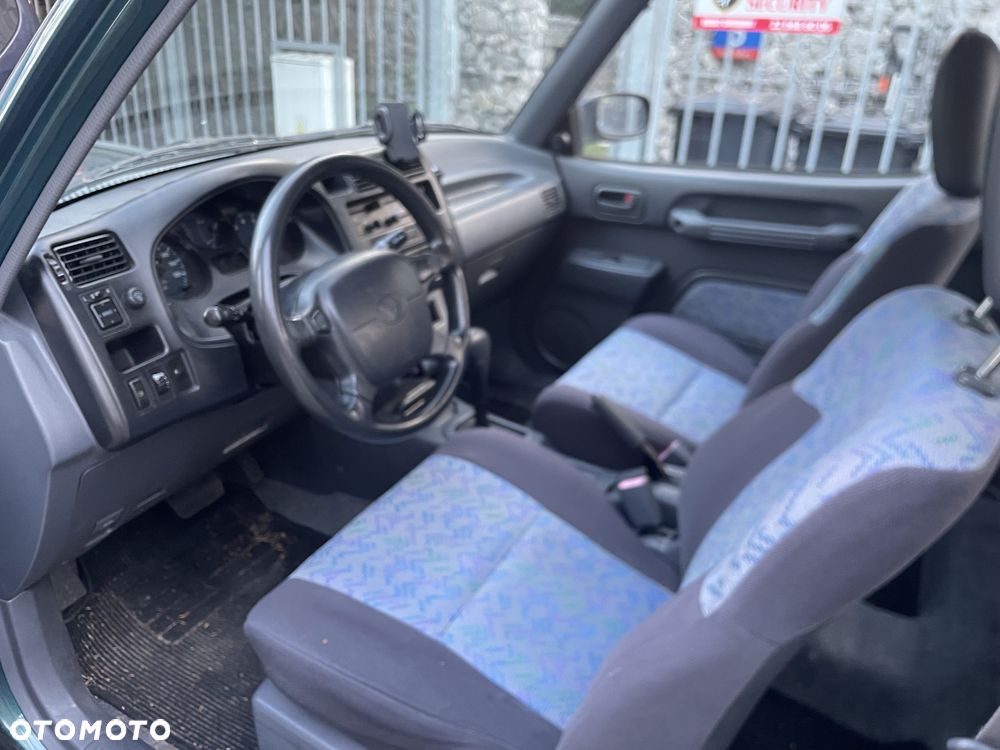Toyota RAV4 - 7