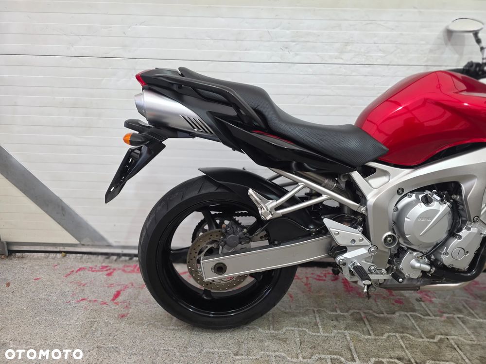 Yamaha FZ - 12
