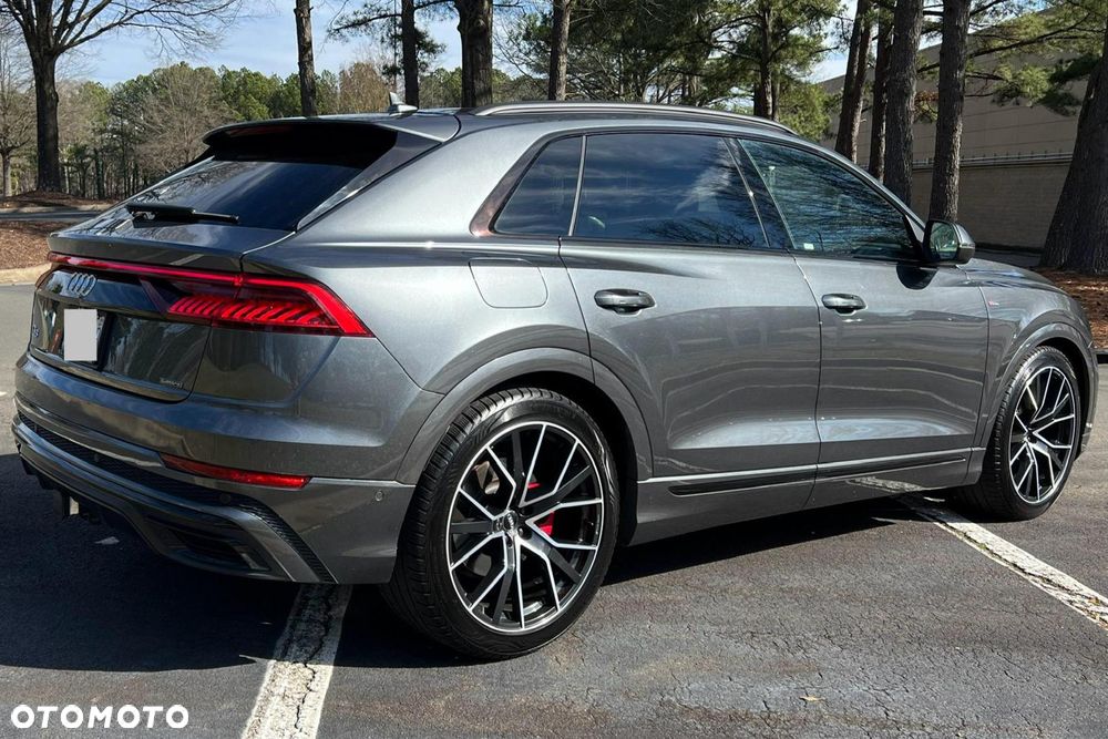 Audi Q8 - 8