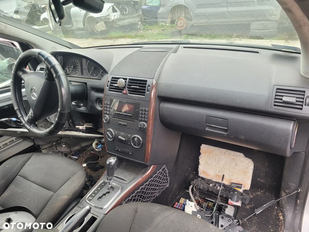 MERCEDES A KLASA W169 fotel fotele kanapa deska kokpit podsufitka boczek boczki klamka podłokietnik licznik - 2