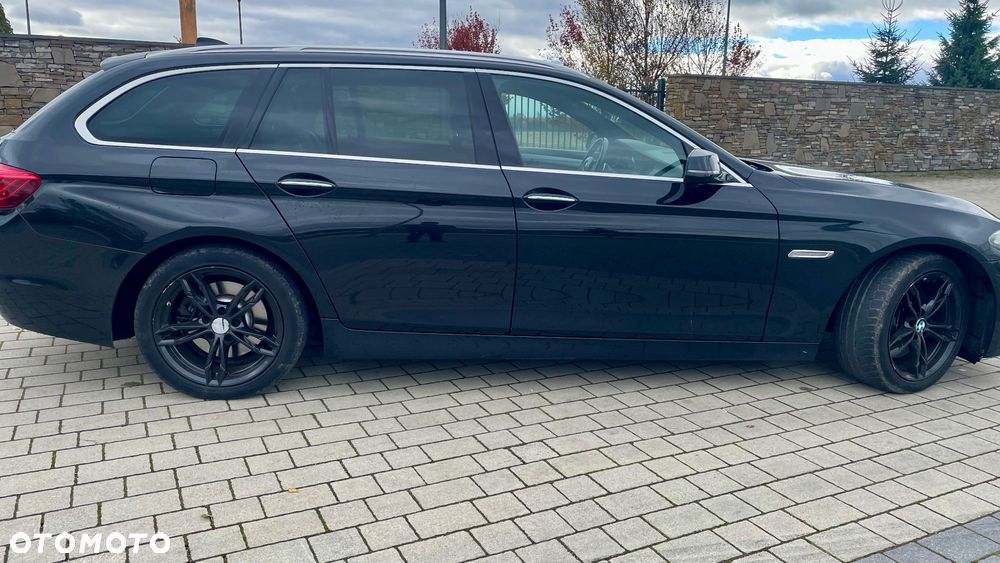 BMW Seria 5 525d xDrive Luxury Line - 9