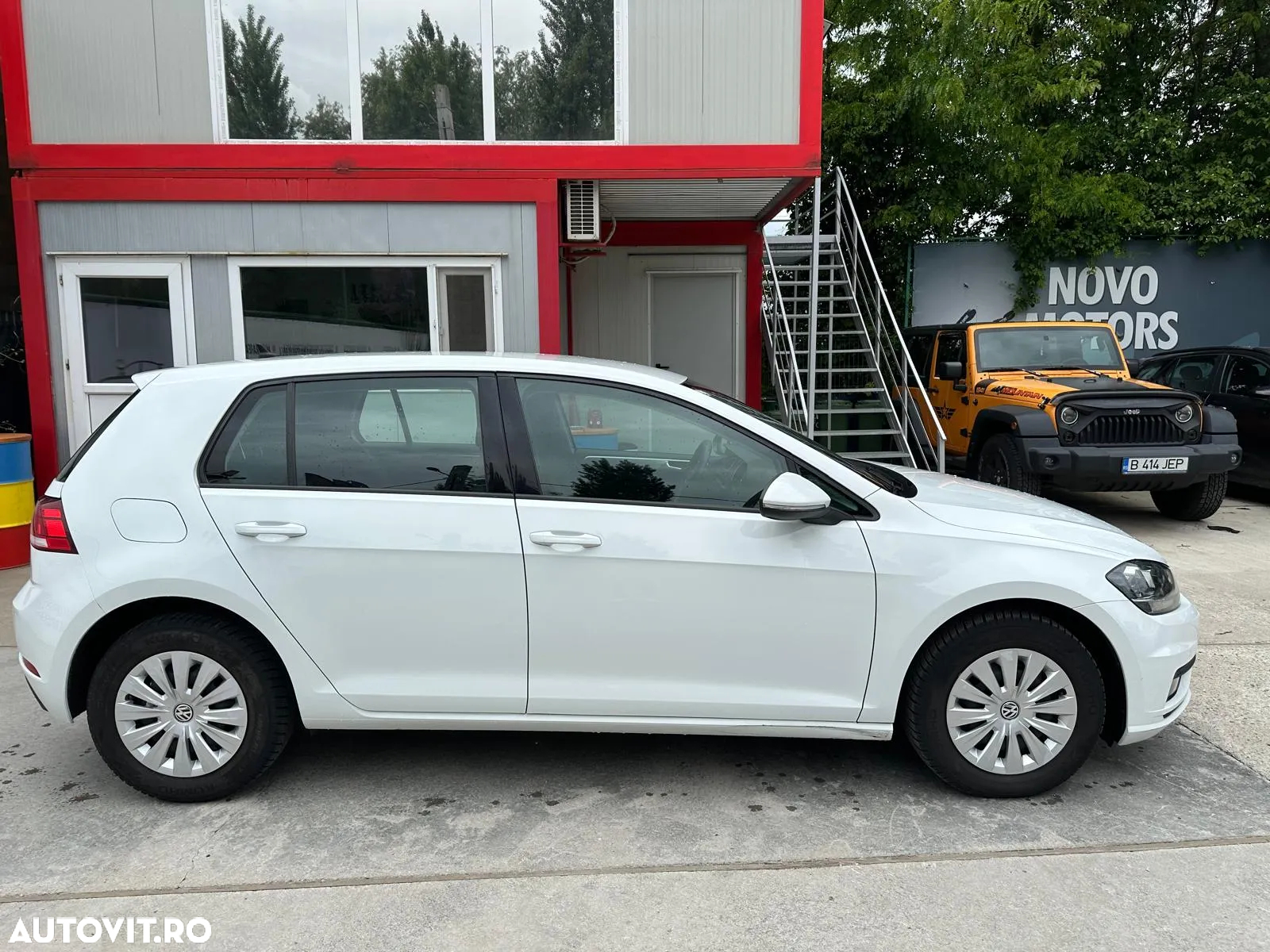 Volkswagen Golf 1.6 TDI Comfortline - 4