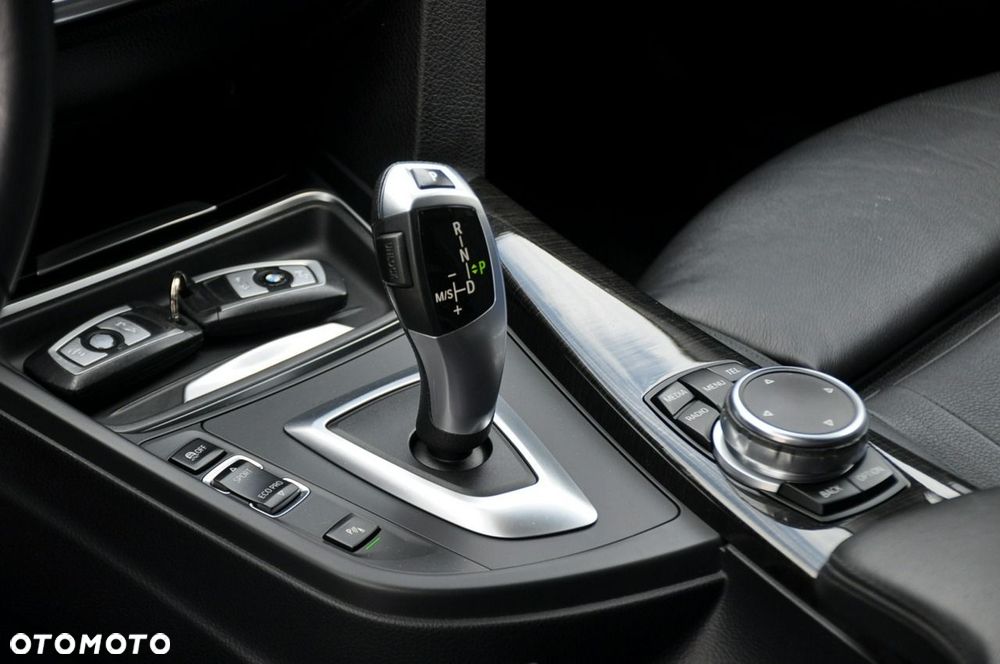 BMW Seria 3 - 34