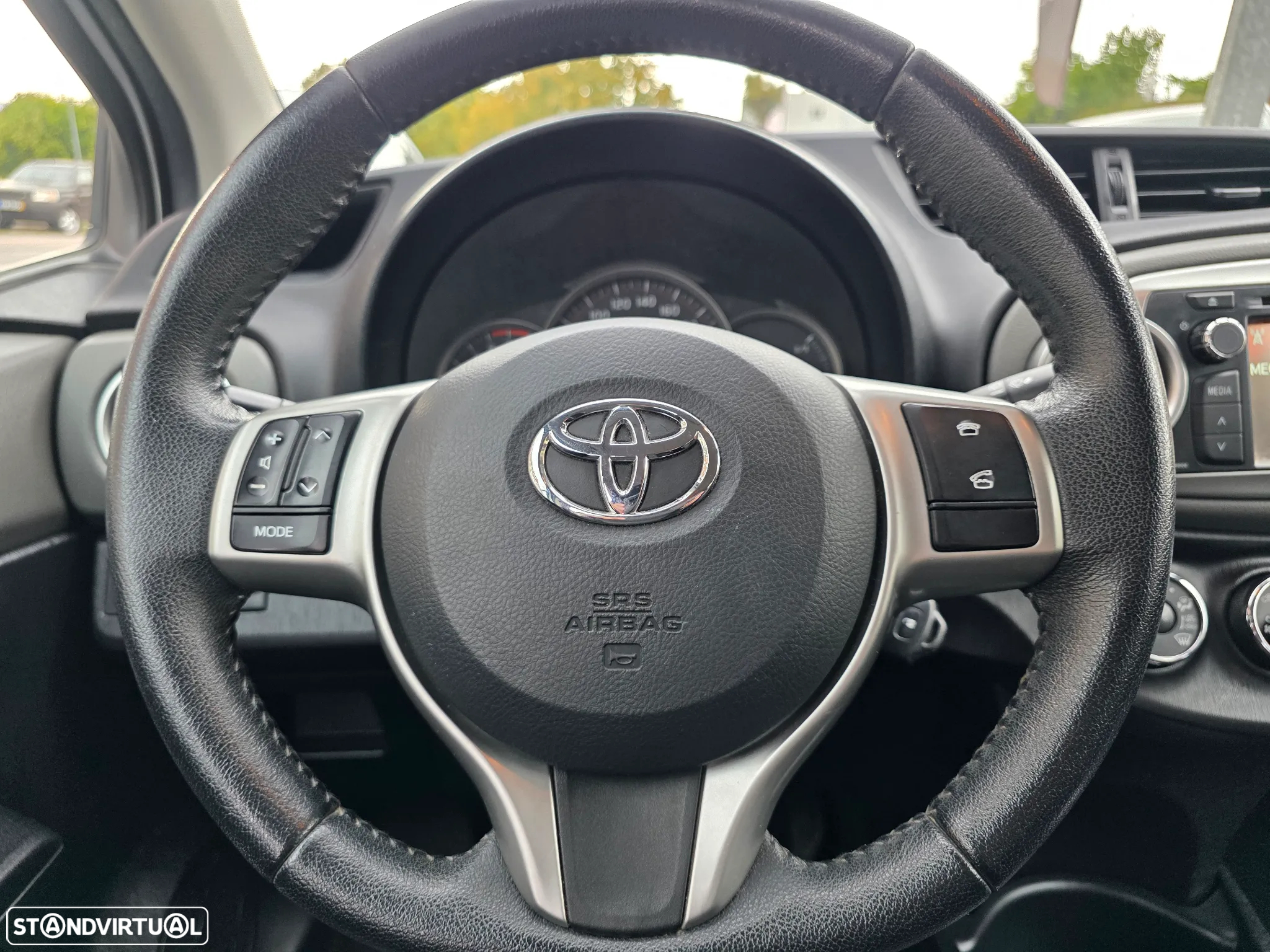 Toyota Yaris 1.0 VVT-i Comfort +PS Style+P.Techno - 18
