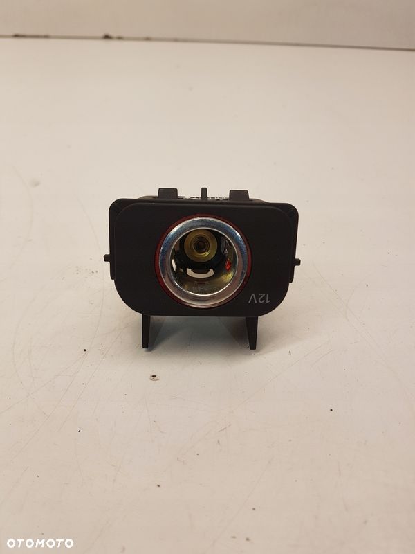 GNIAZDO ZAPALNICZKI TYŁ AUDI A4 B8 A5 Q5 8K0919565 - 1