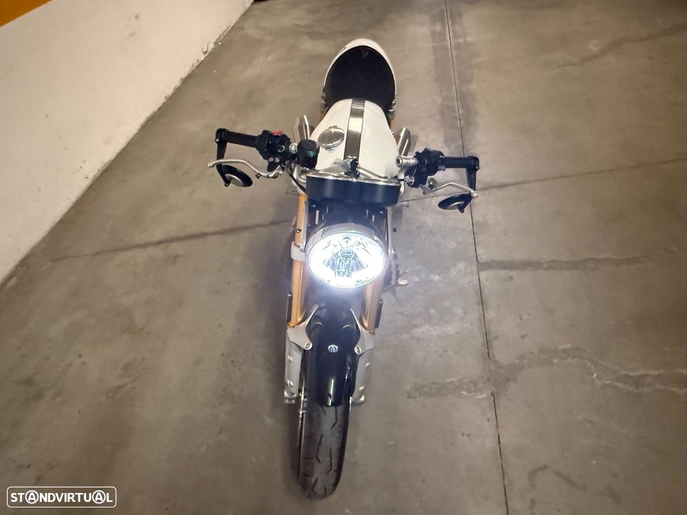 Triumph Thruxton R - 10