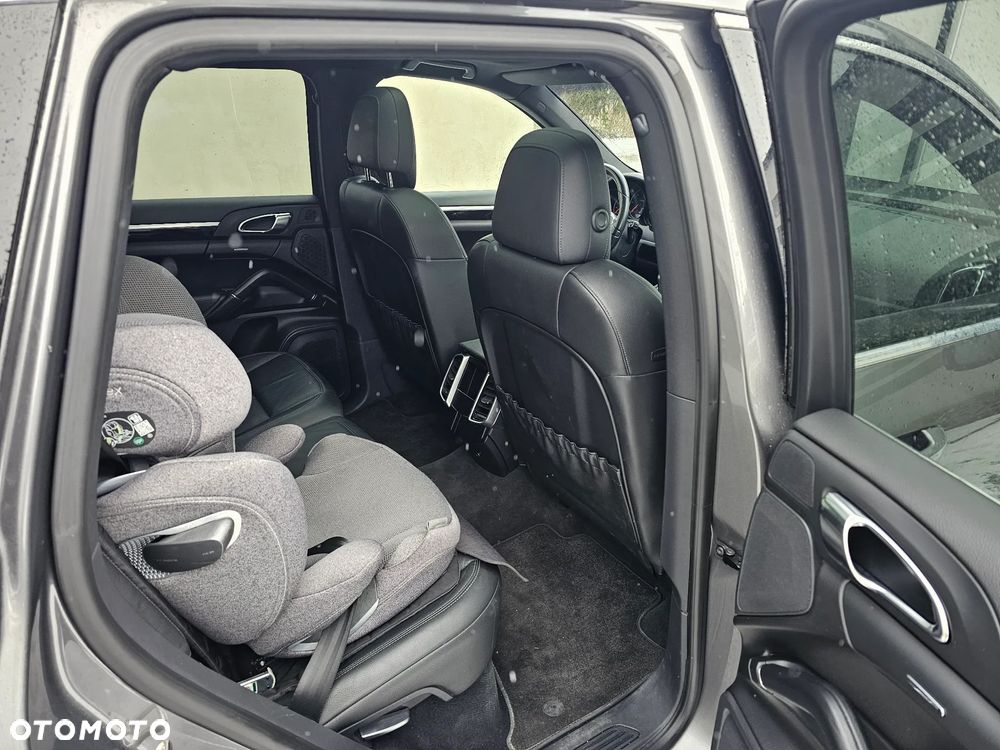 Porsche Cayenne Platinum Edition - 8