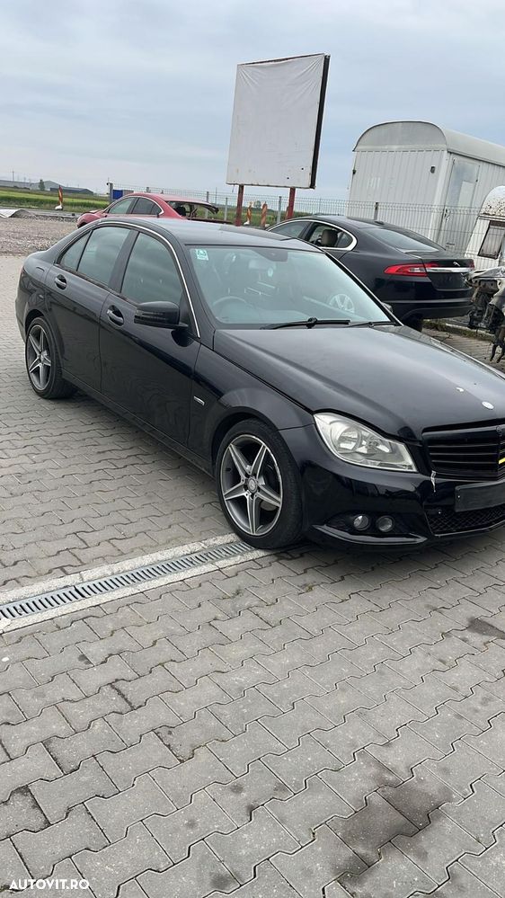 Dezmembram Mercedes-Benz C class 2.2 cdi din 2011 - 2