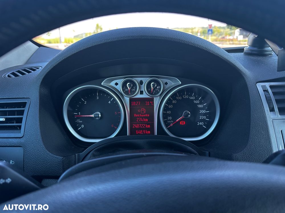Ford Kuga 2.0 TDCi 2x4 Titanium - 7