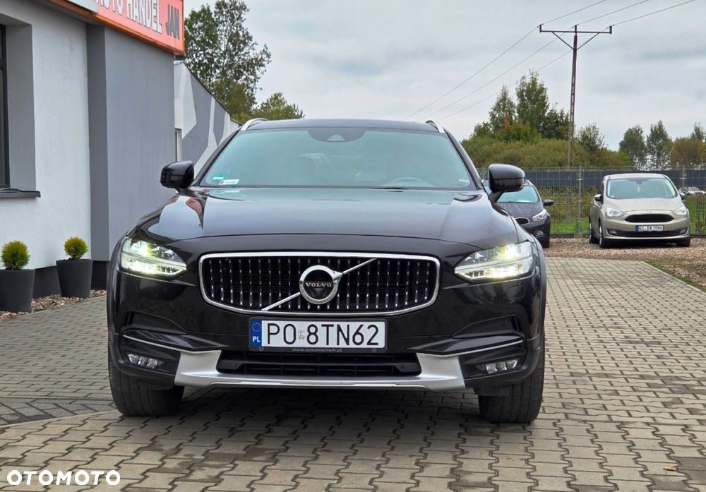 Volvo V90 Cross Country - 17