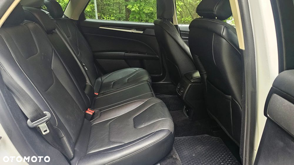 Ford Mondeo 2.0 Hybrid Titanium - 12