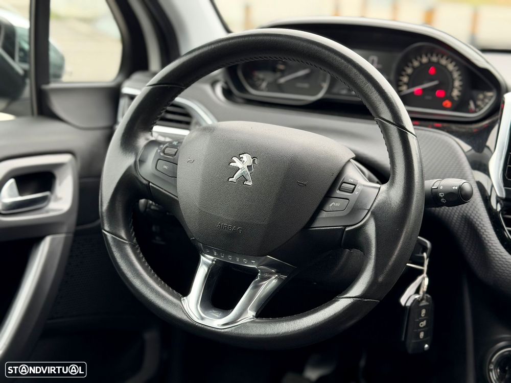 Peugeot 2008 1.2 PureTech Style - 30
