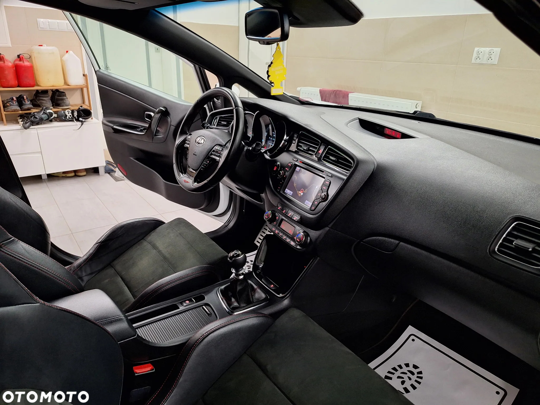 Kia Ceed 1.6 T-GDI GT - 24