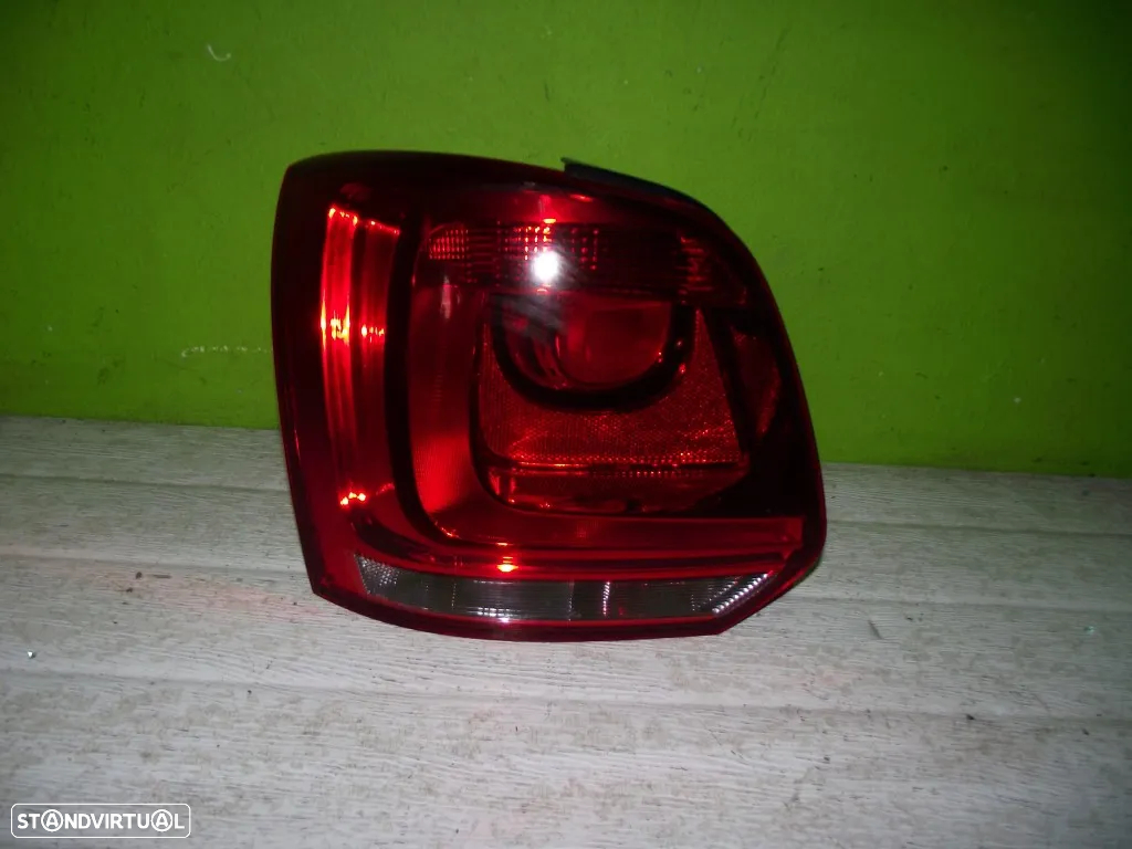 Farolim Trás Esquerdo Volkswagen Polo - 2009 / 2014 - 2