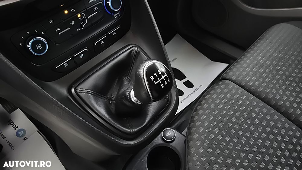 Ford Transit Connect - 17
