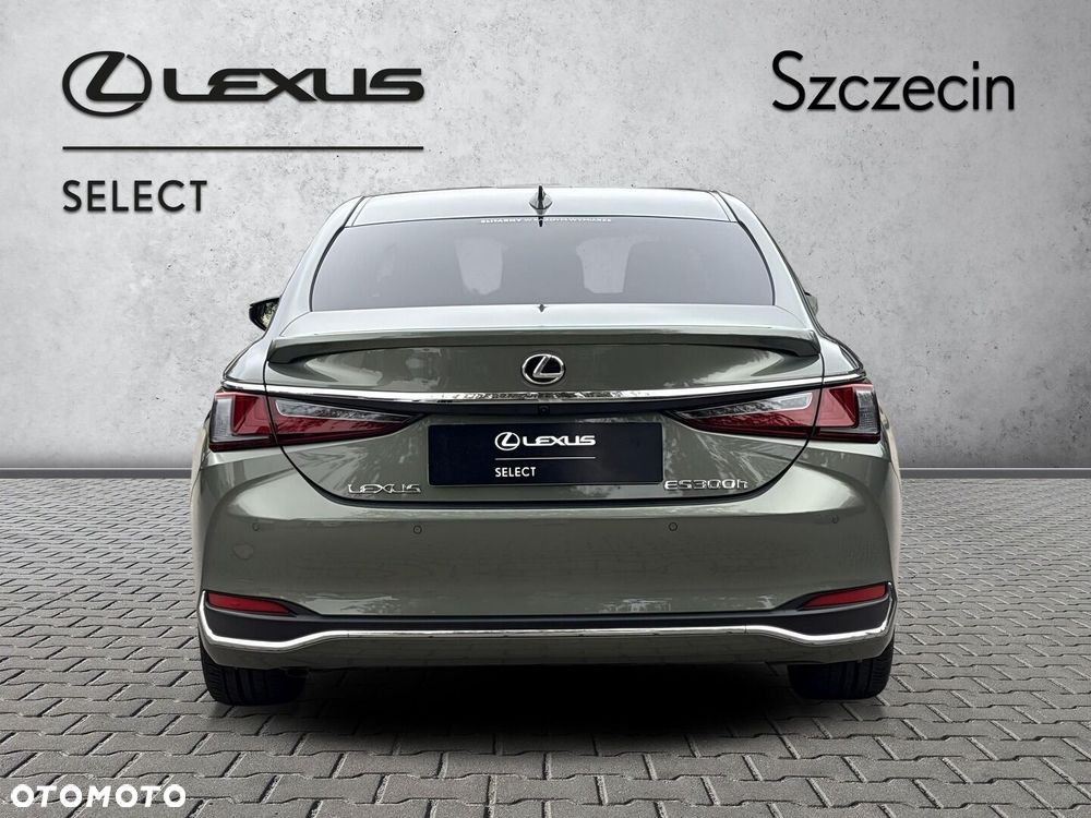 Lexus ES 300h Business Edition - 4
