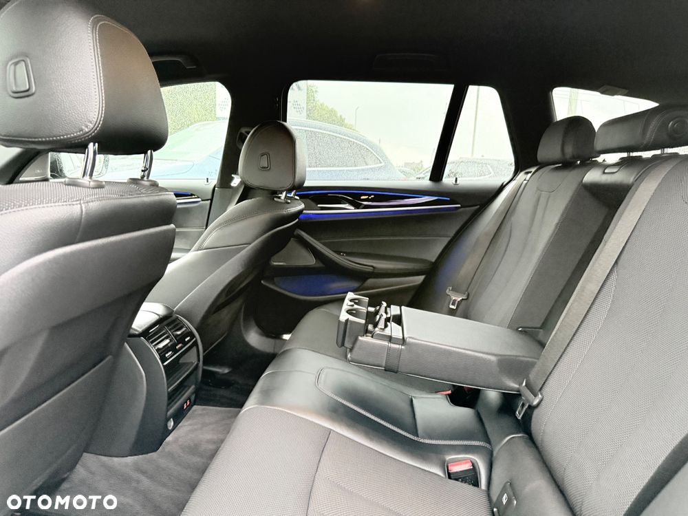 BMW Seria 5 520d Sport Line - 9