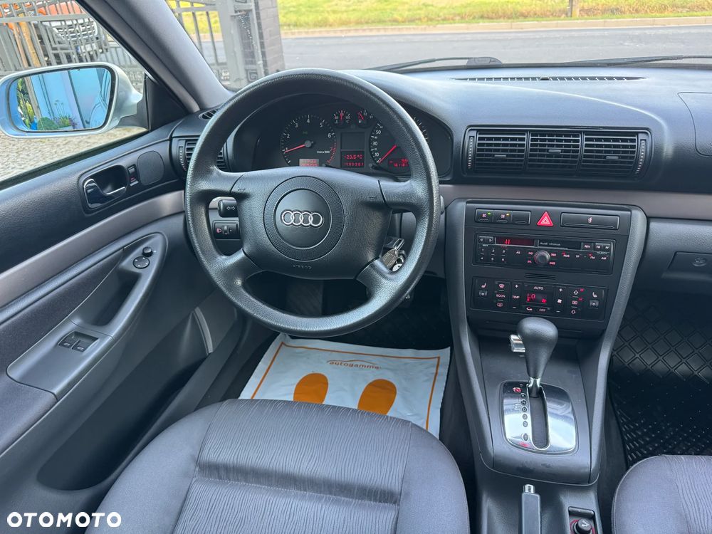Audi A4 Limousine 1.8 - 13
