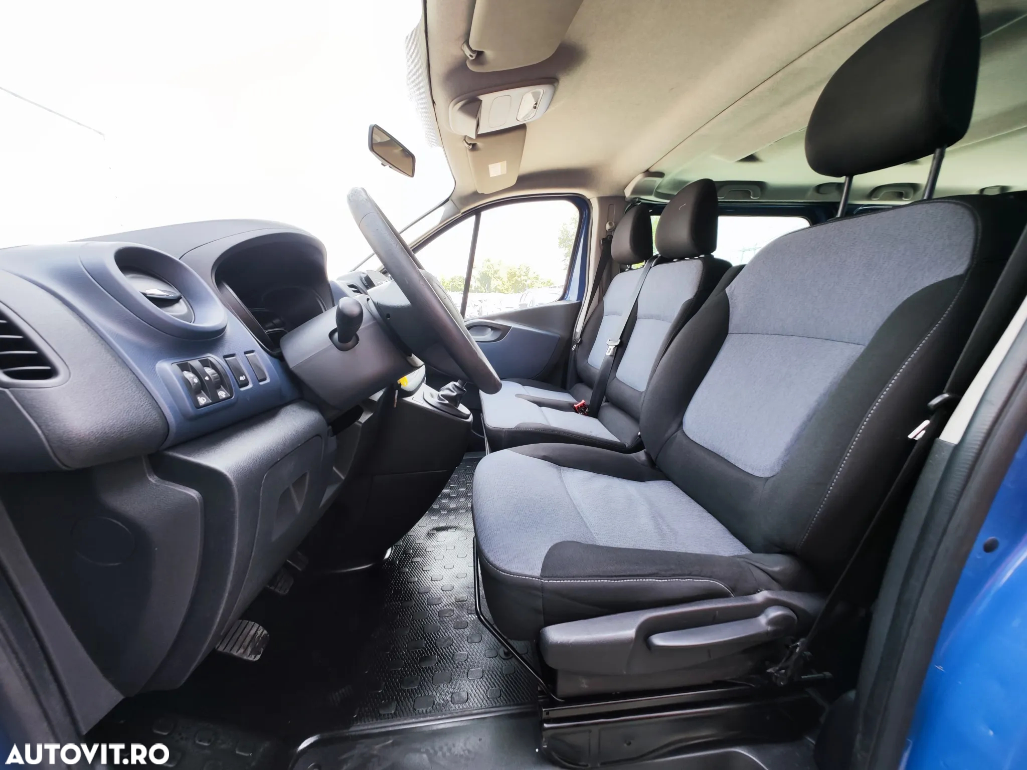 Opel Vivaro - 10