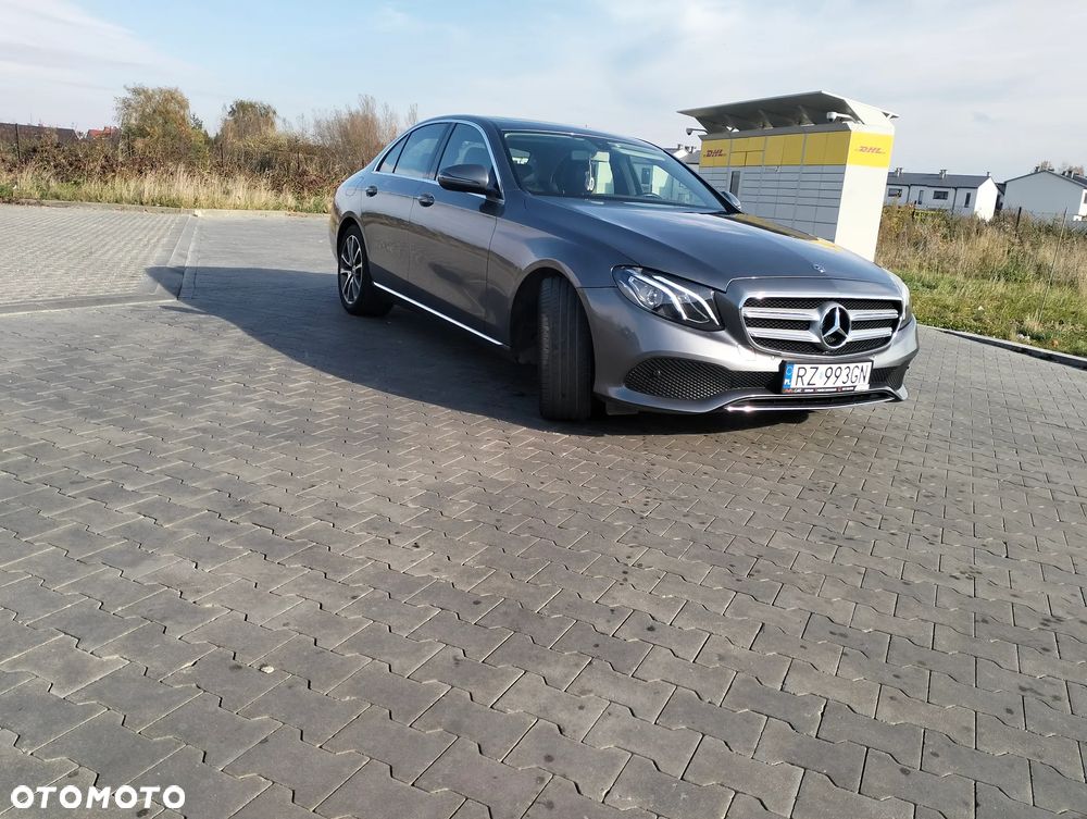 Mercedes-Benz Klasa E 220 d 9G-TRONIC Avantgarde - 2