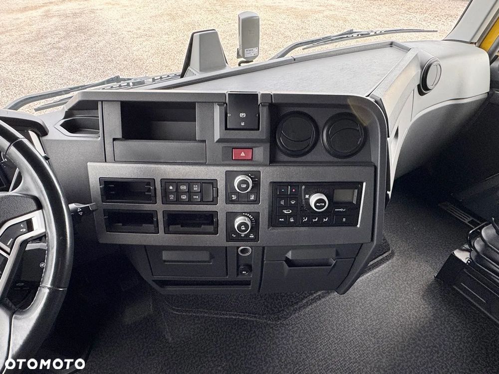 Renault T 520 / ACC / HIGH CAB / KLIMA POSTOJOWA / Z NIEMIEC / IDEALNY STAN - 33