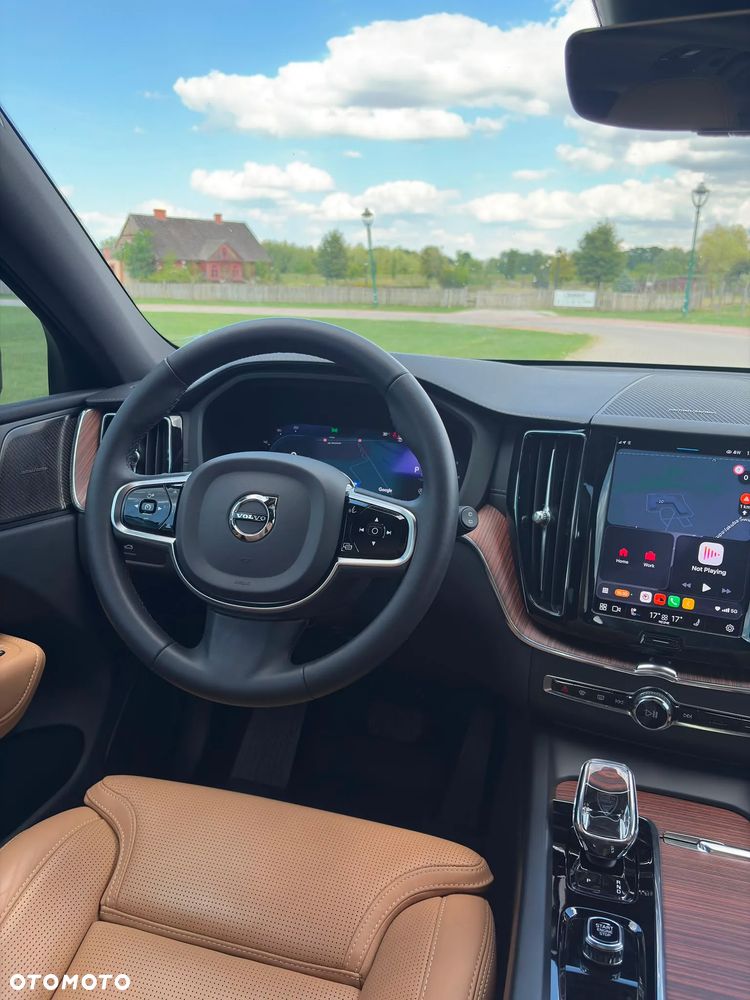 Volvo XC 60 B5 B AWD Ultimate Dark - 18