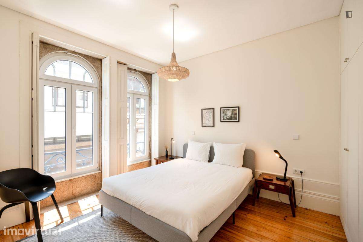 Casa com 3 quartos - localizado em Ramalde Porto - Grande imagem: 2/59