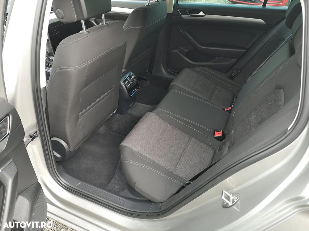 Volkswagen Passat - 17