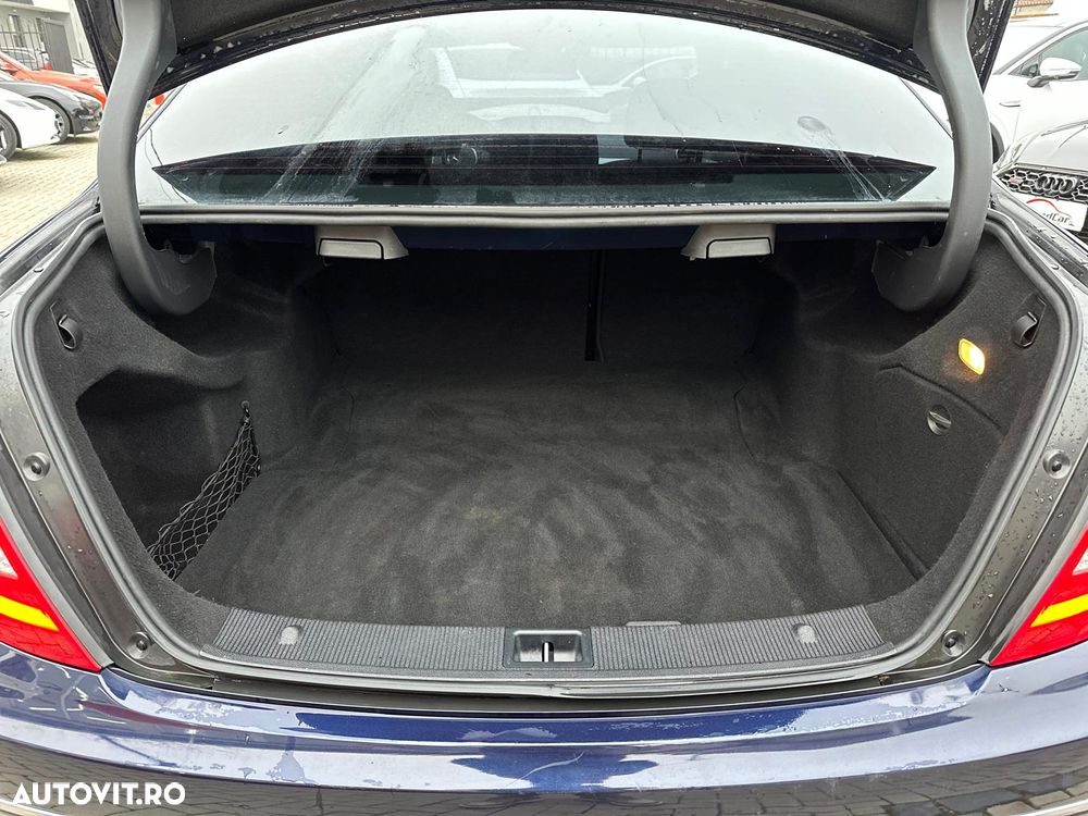 Mercedes-Benz C 180 CGI BlueEFFICIENCY - 32